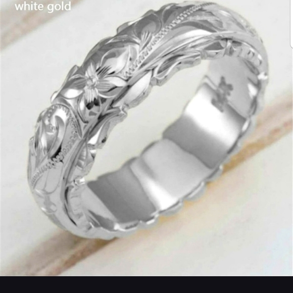 Jewelry - White Gold Band Ring